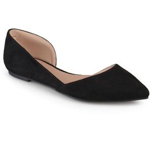 Black pointed toe flats 🖤